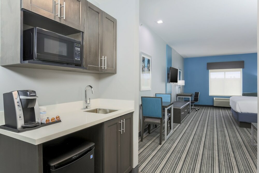 Фото Holiday Inn Express & Suites Houston - Hobby Airport Area, an Ihg Hotel