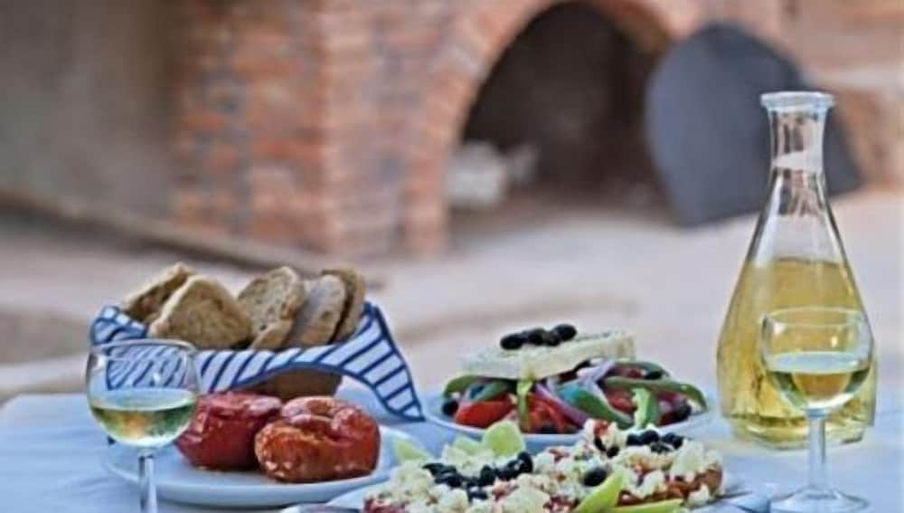 Фото Tersanas Village Apartments