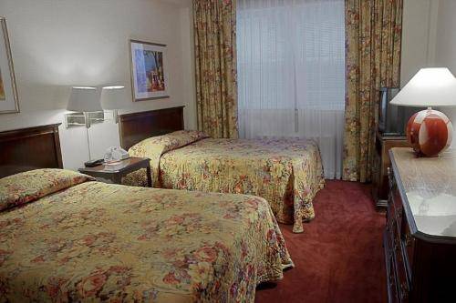 Фото Murray Hill East Suites