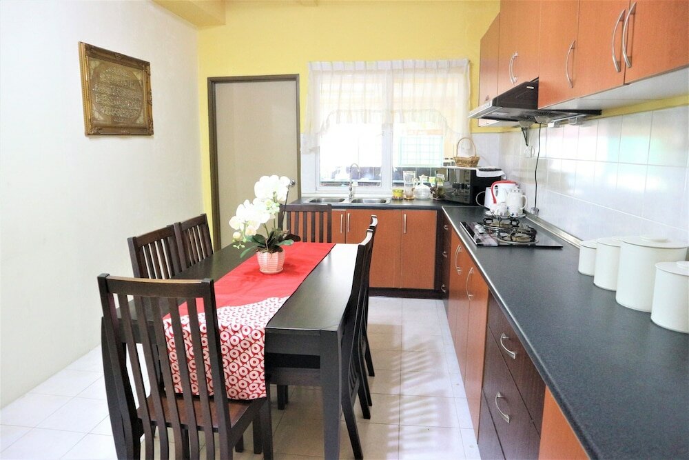 Фото Oyo 90300 D'hitech Home