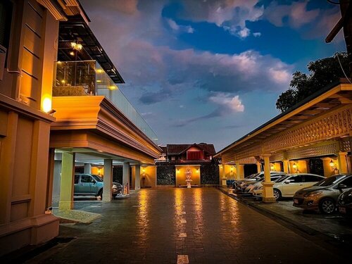 Гостиница Huern Kan Thong Hotel в Провинции Пхрэ