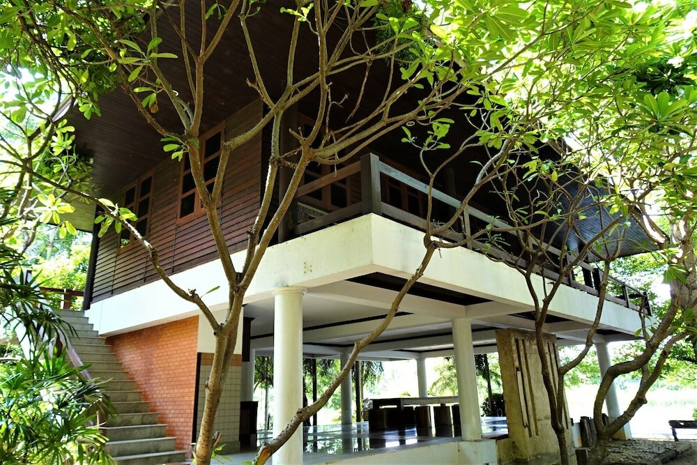 Фото West Wonder Riverside Resort