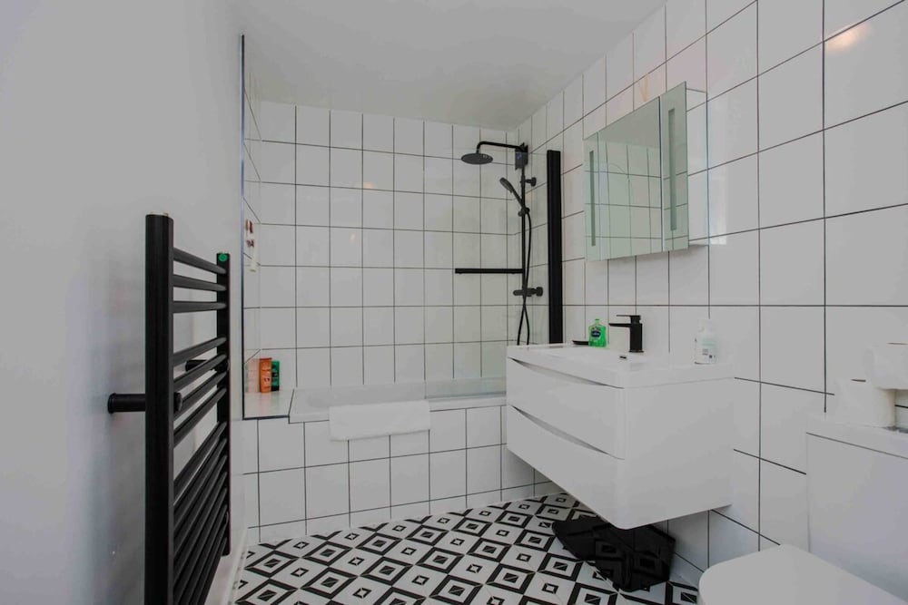 Фото Cosy & Comfortable 2 Bedroom in Hackney Shoreditch