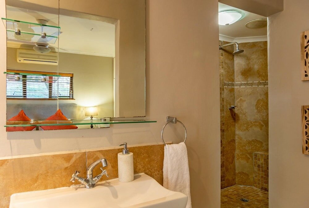 Фото Faraway Lodge B&b