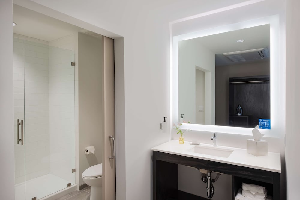 Фото Holman Riverfront Park Hotel Salem, Tapestry by Hilton