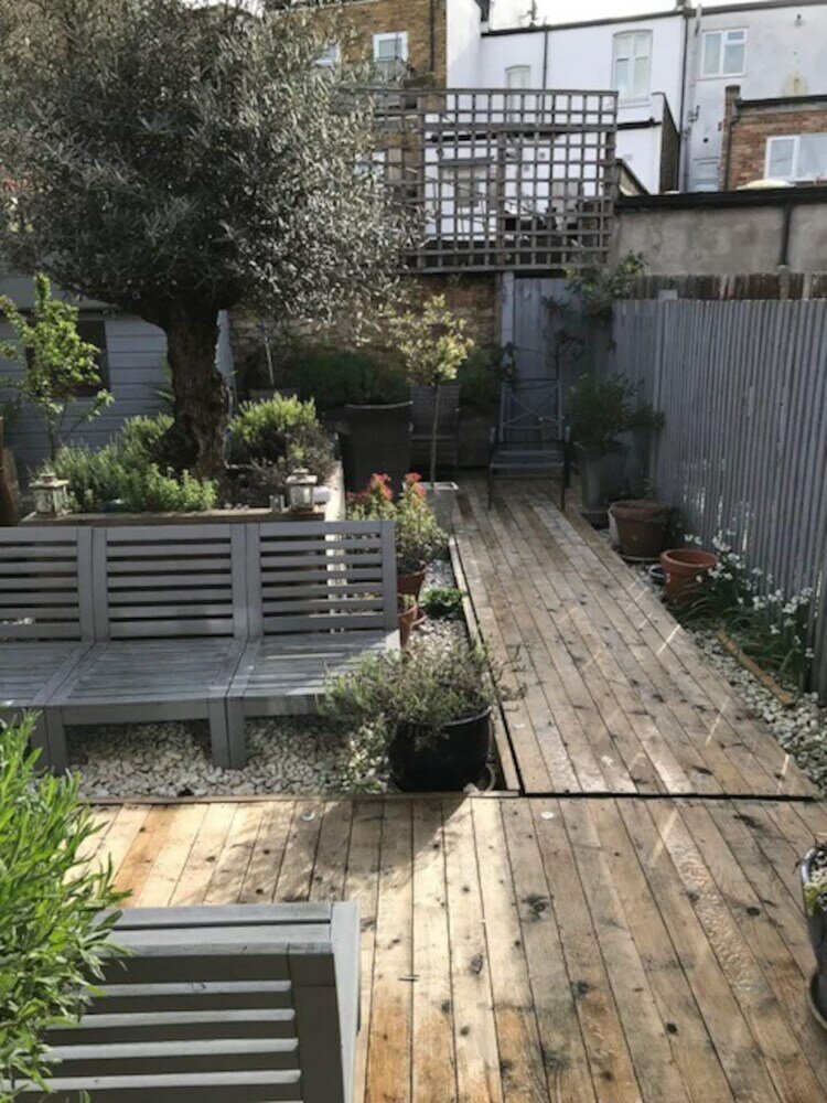 Фото Stunning 3 Bedroom House With Garden in Battersea