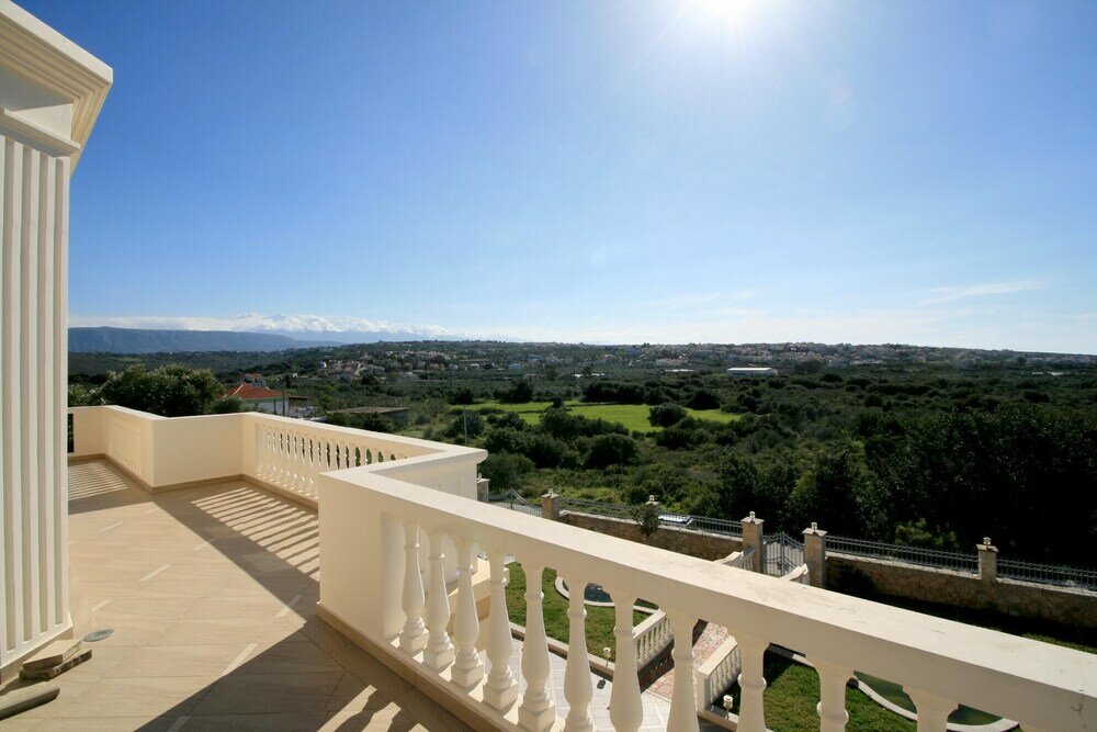 Фото Luxurious Villa Anthi