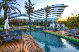 отель Concorde De Luxe Resort