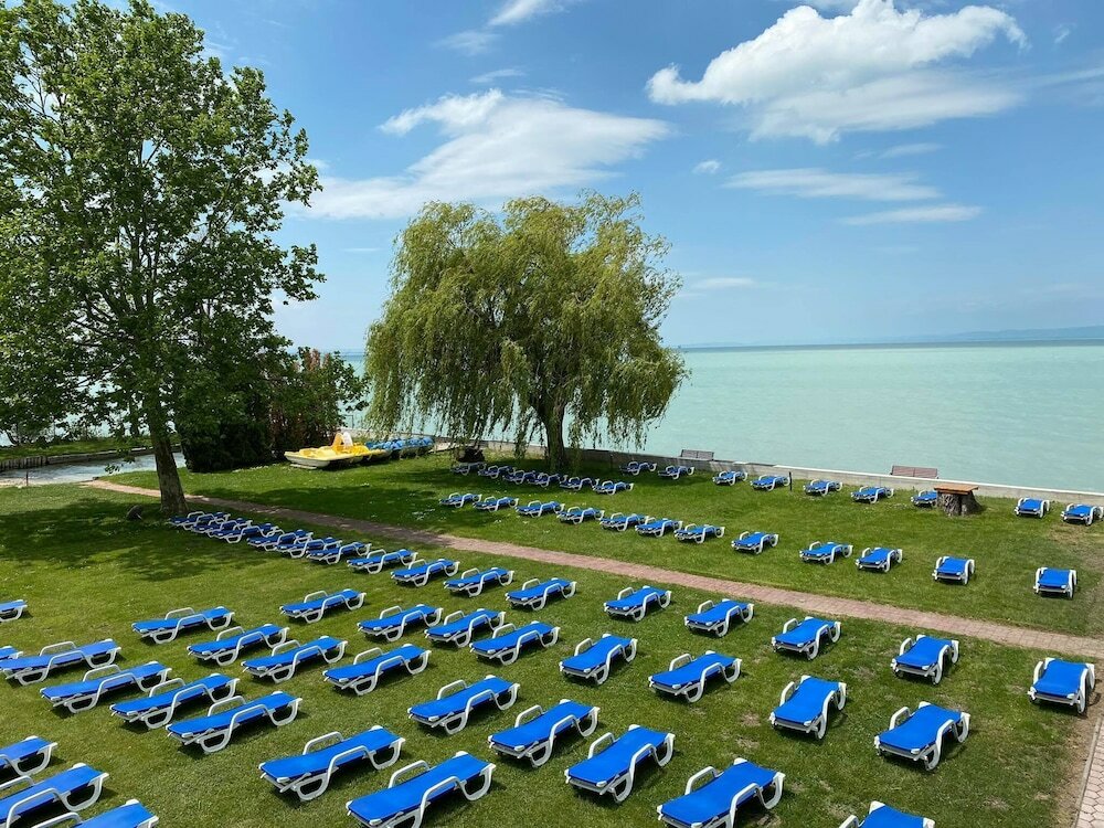 Фото Világos Hotel Balatonvilágos