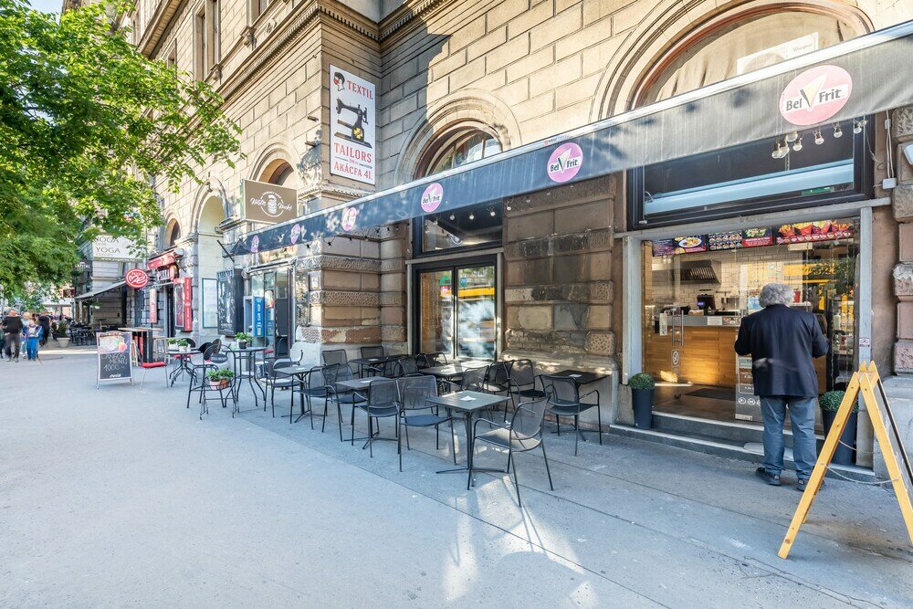 Фото Luxurious Apartment At City Center