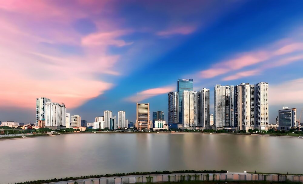 Фото Vinhomes Sky Lake Pham Hung