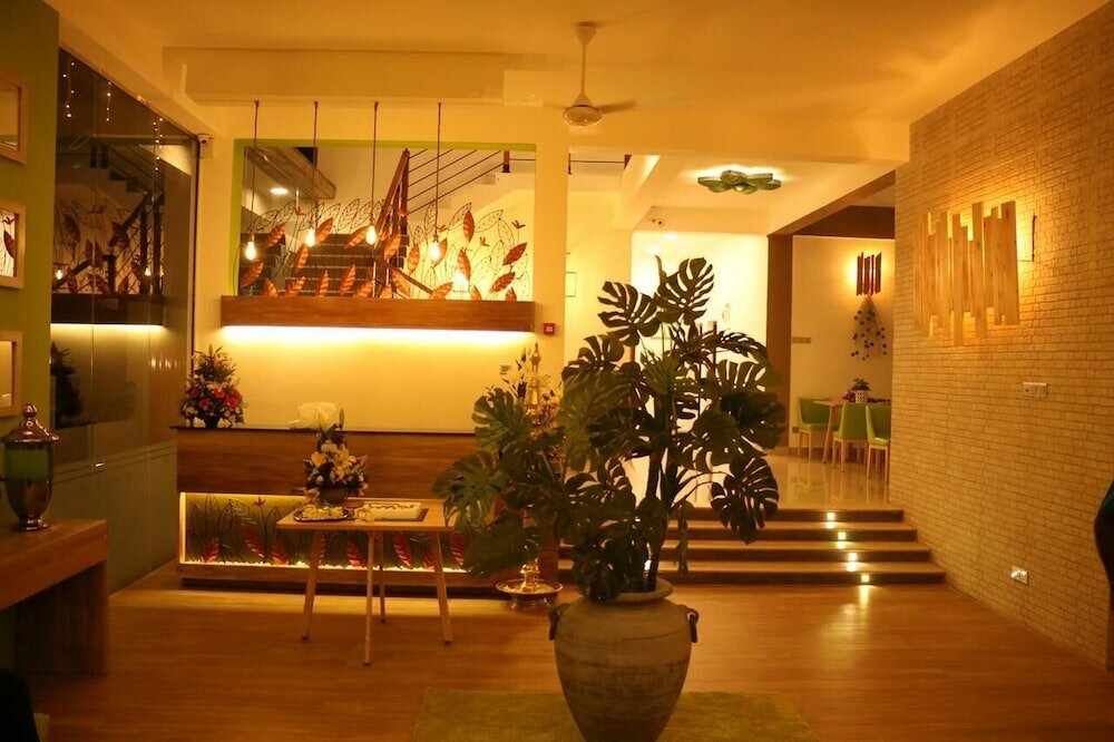 Фото J Leaf Hotel