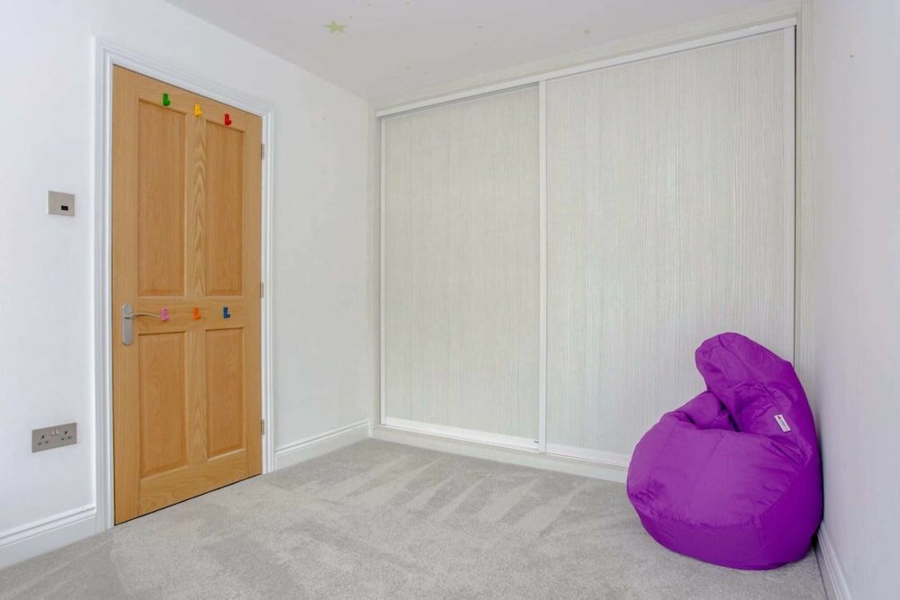 Фото Spacious 3 Bedroom Apartment With Large Balcony