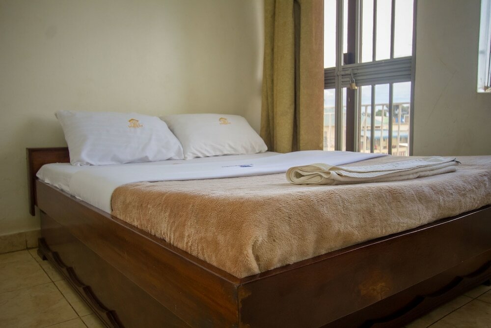 Фото Mwana Highway Hotel Iganga