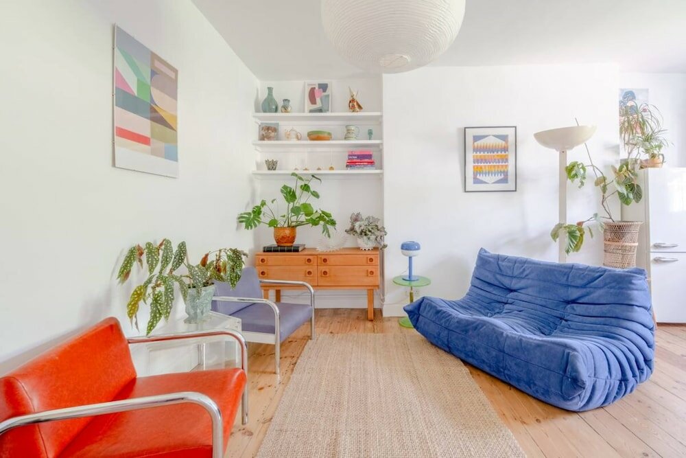 Фото Unique Vintage-style 3bd Flat - Dalston