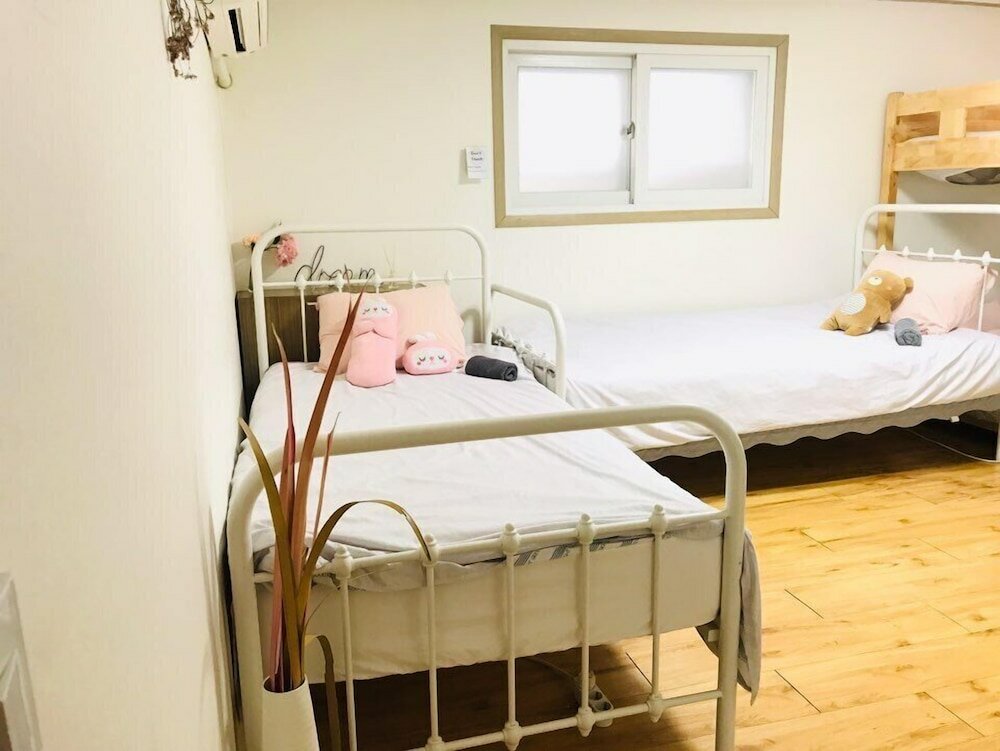 Фото 1 Kay House - Place 4 - Hostel