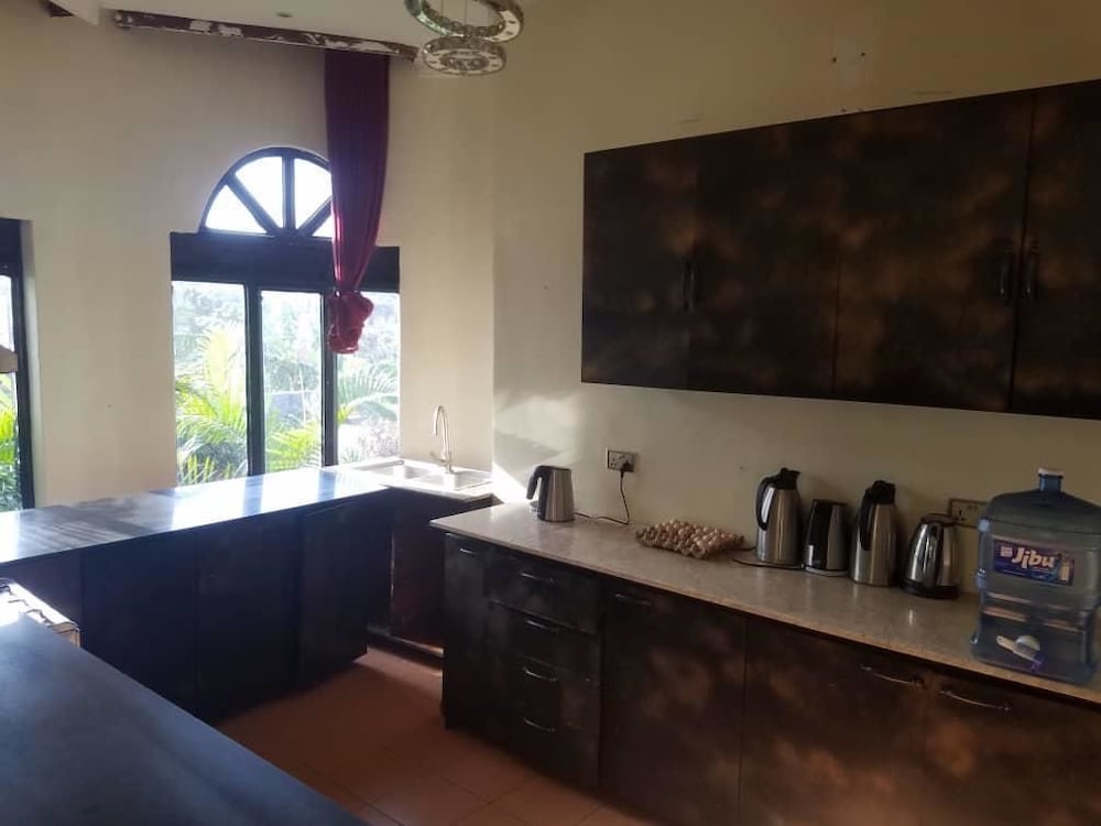 Фото Kingsmen Suites