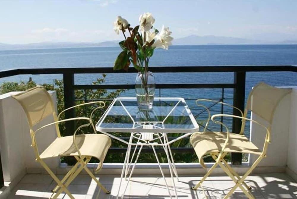 Фото Dennis Hotel