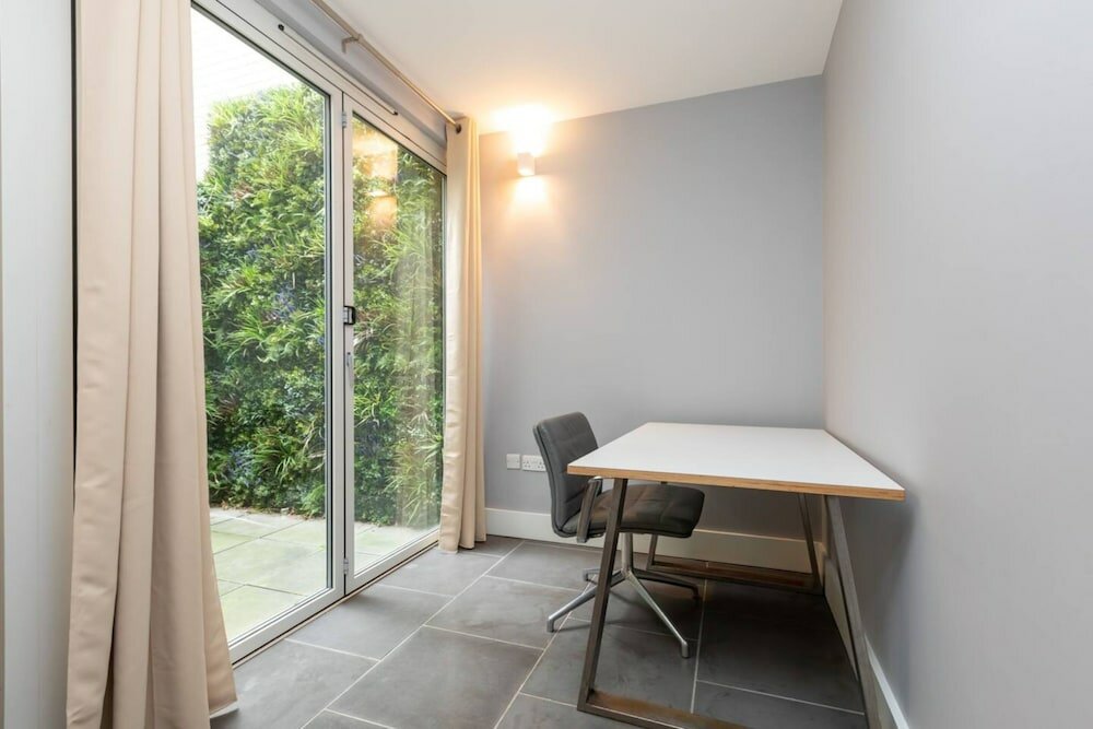 Фото Bright and Stylish 2 Bedroom House in Shoreditch