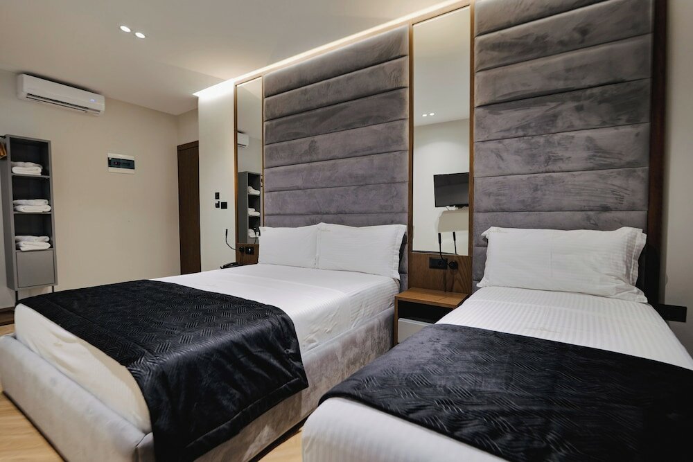 Фото Duka's Hotel