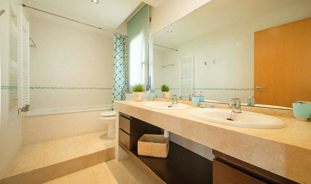 Фото Villa Déjà Vu with stunning sea views