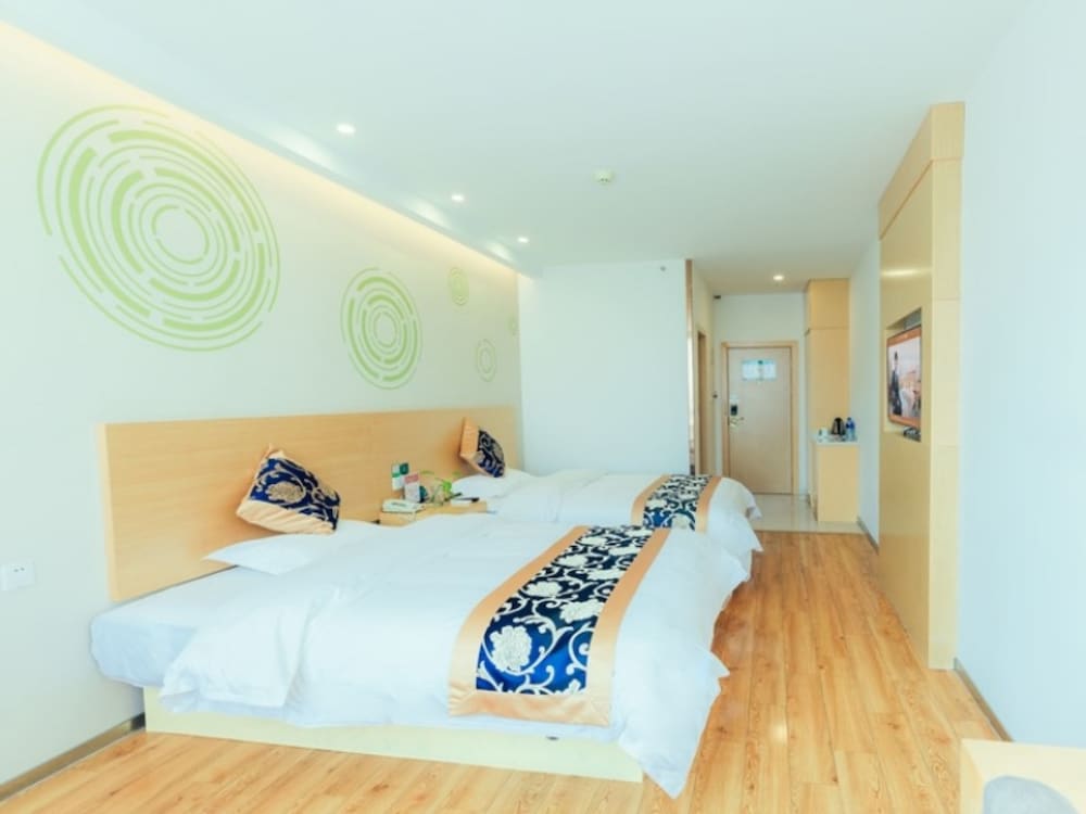 Фото GreenTree Inn Shanghai Fengxian District Nanqiaoxincheng Metro Station Express Hotel