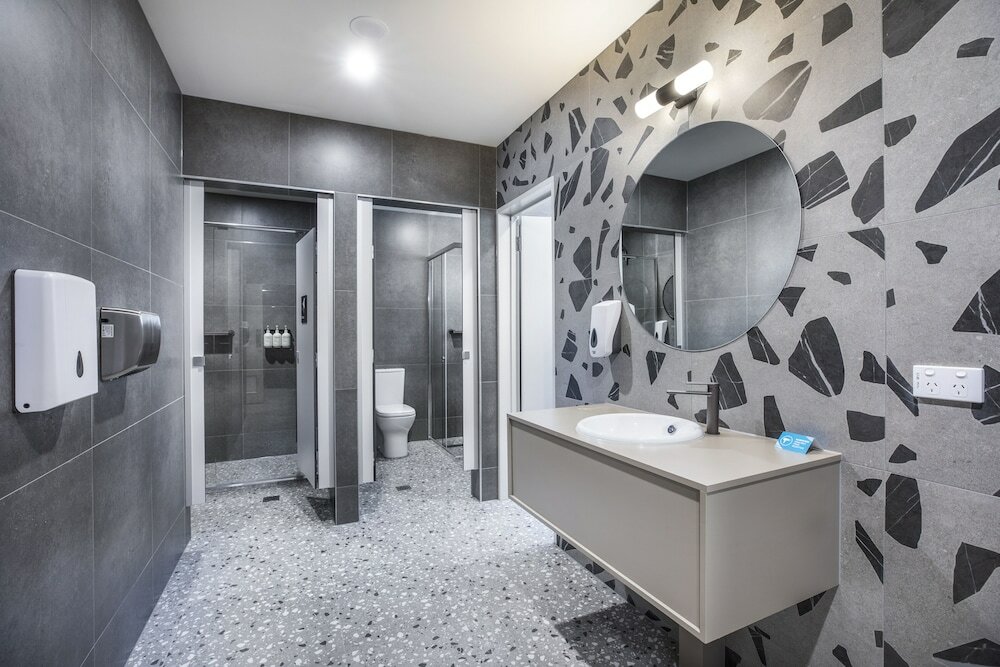 Фото Royal Hotel by Nightcap Social