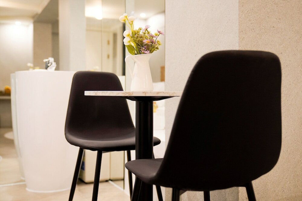 Фото Simple Stay Hotel