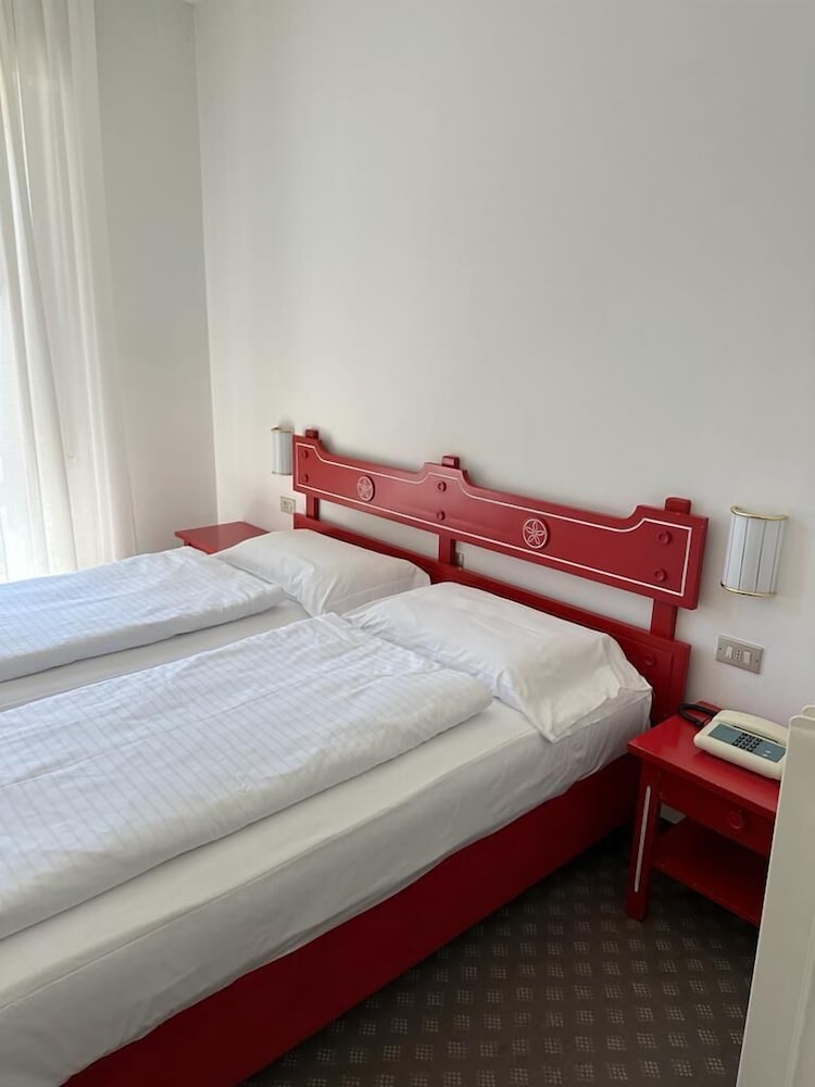 Фото Bike Garnì Villa Maria Torbole