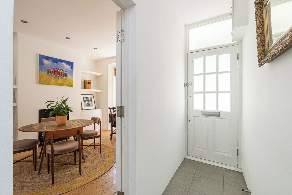 Фото Picturesque house with patio