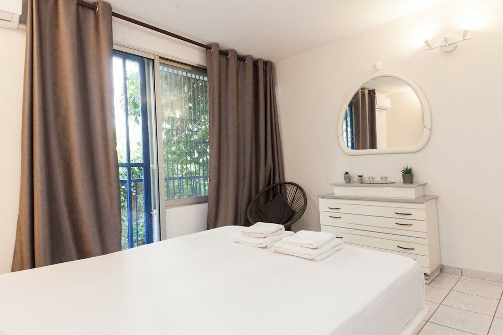 Фото Kallithea Charming New 1br Apartment