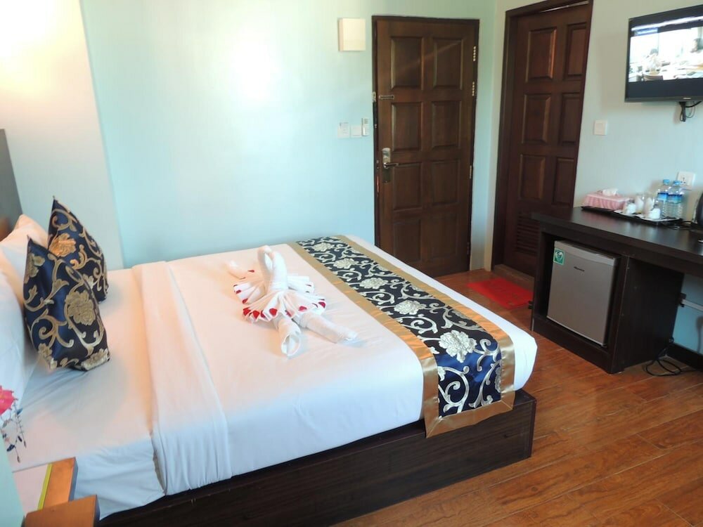 Фото Hotel San Taw Win