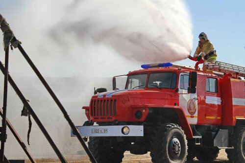 Ересек көршісі порно видео трахает