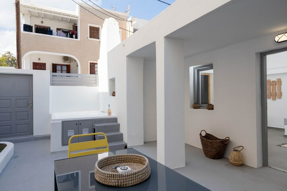 Фото Villa Tholos with Private Jacuzzi