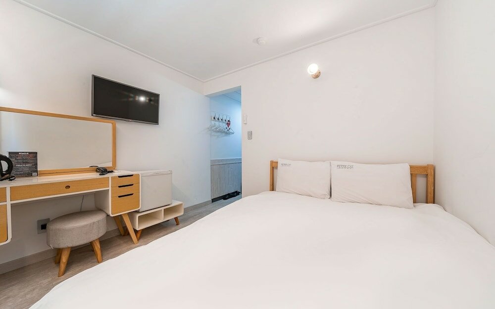 Фото Shinchon Peter Cat