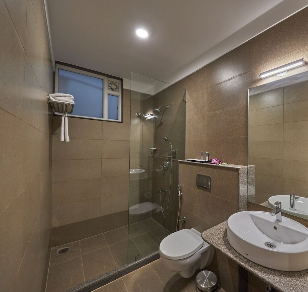 Фото Regenta Inn 4th Block Koramangala