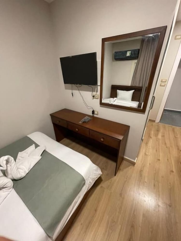 Фото Miramar Evergreen Hotel