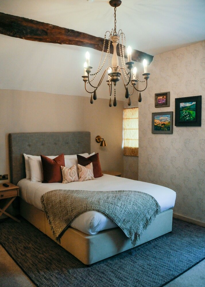 Фото The Lion at Malpas