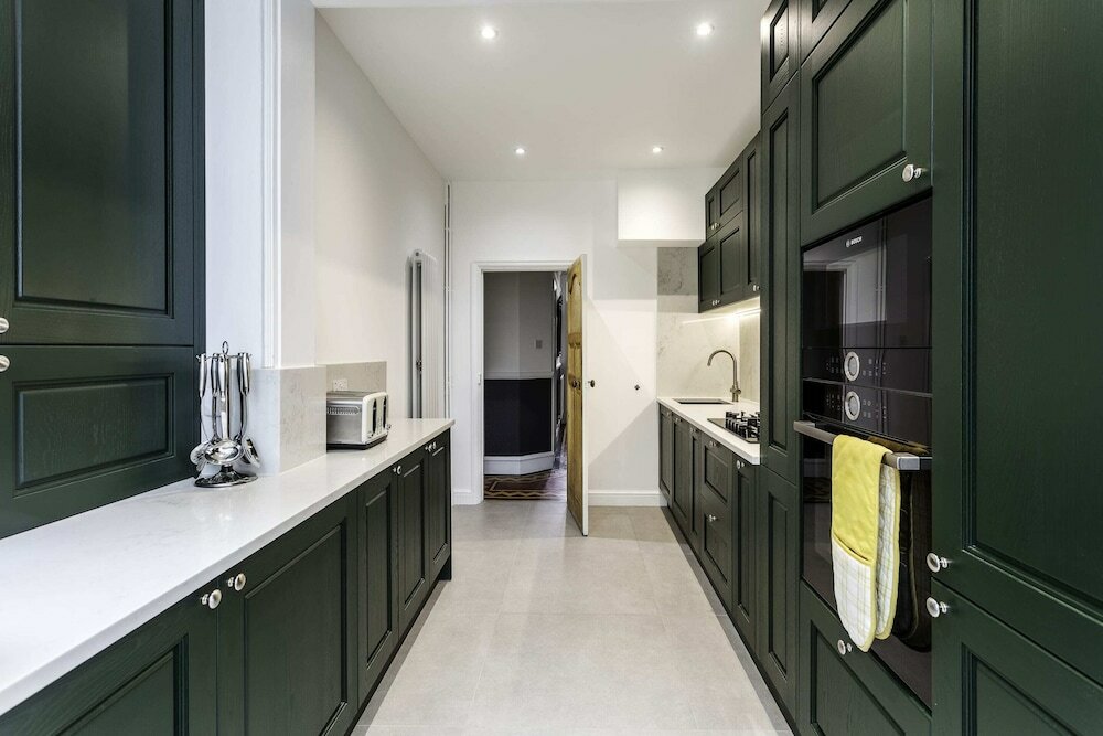 Фото Terraced Edwardian House-poets' Corner