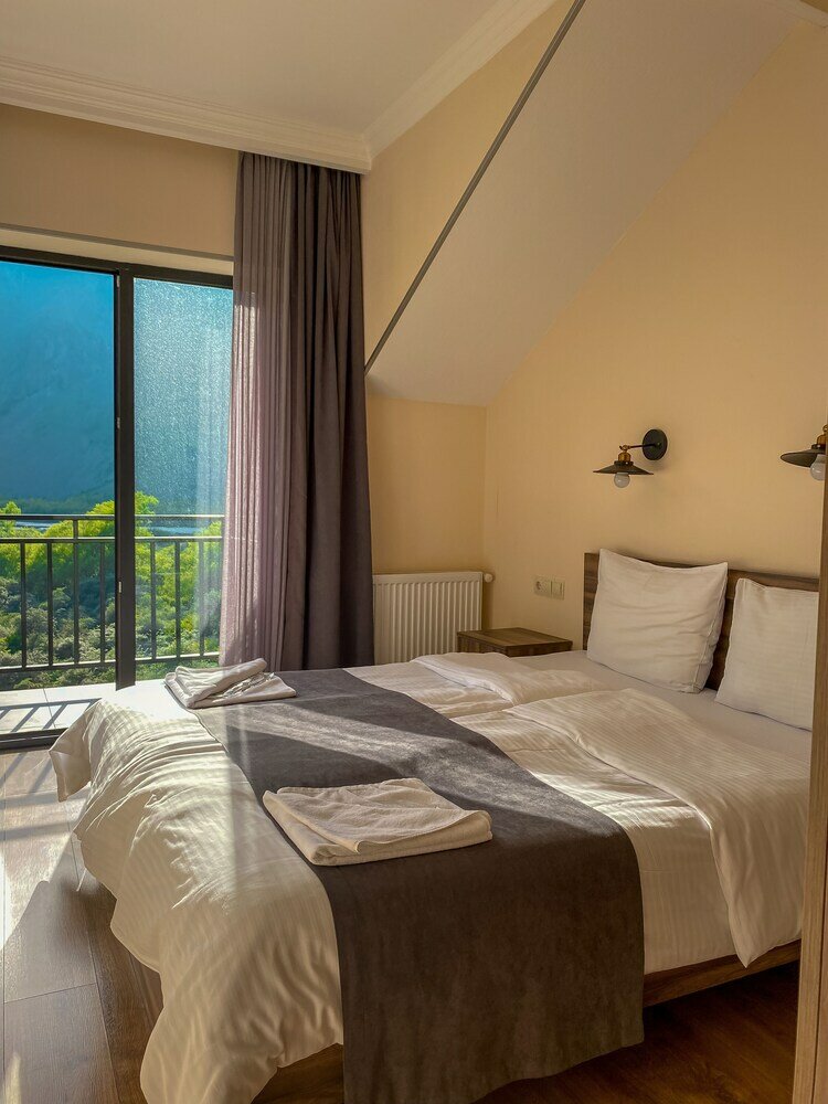 Фото Gold Kazbegi