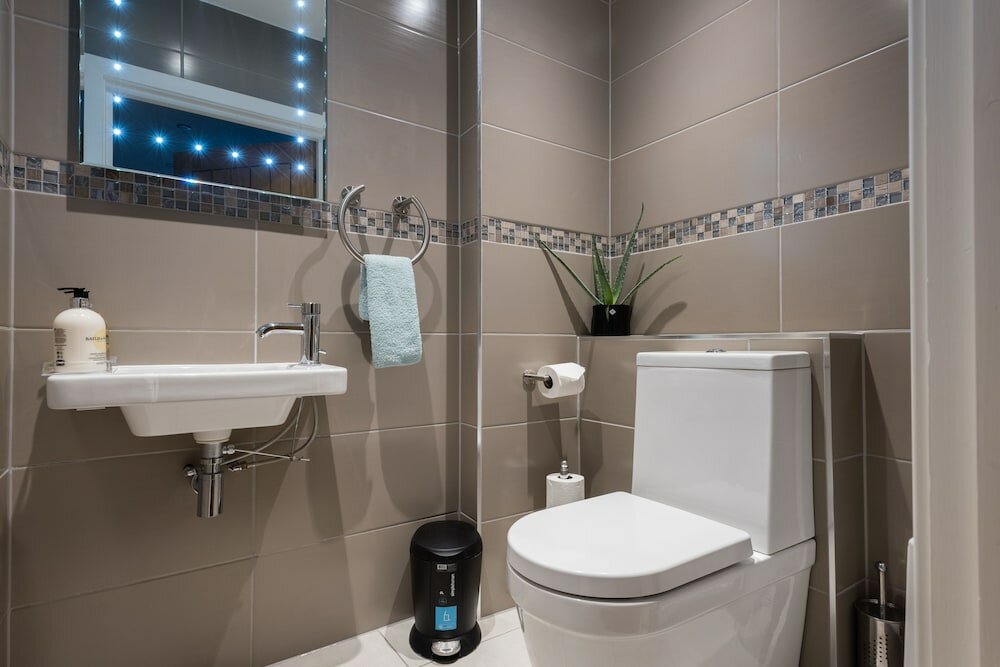 Фото The Escalier Mews - Stunning 3bdr Mews Home Flooded with Natural Light