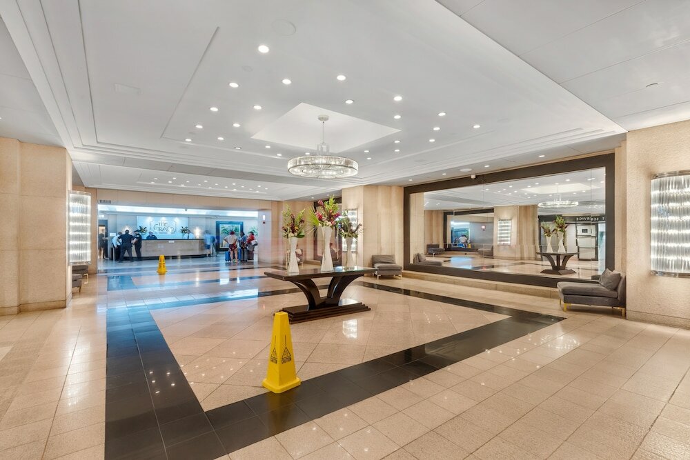 Фото Bayfront Gem With Balcony and Pool