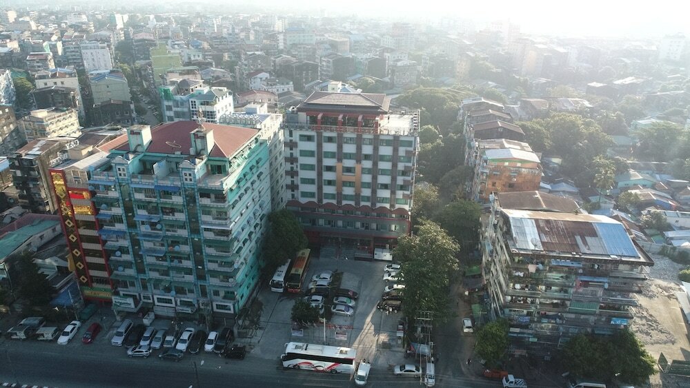Фото H Plus Hotel Yangon