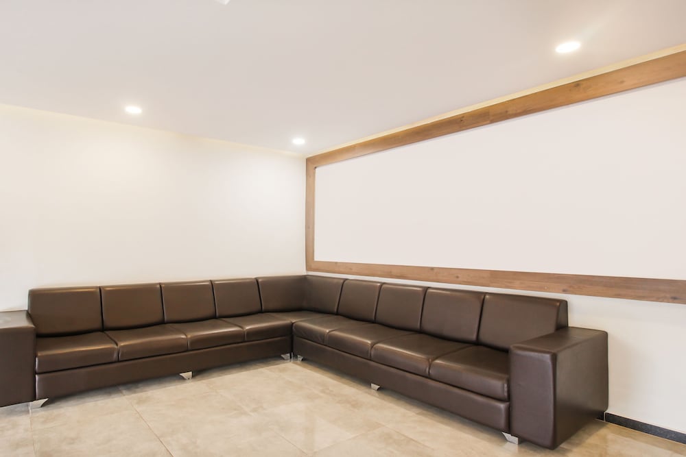 Фото Oyo 30651 Hotel Meridian