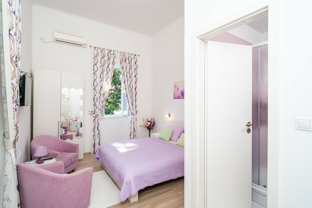 Фото House Boninovo - Adults Only