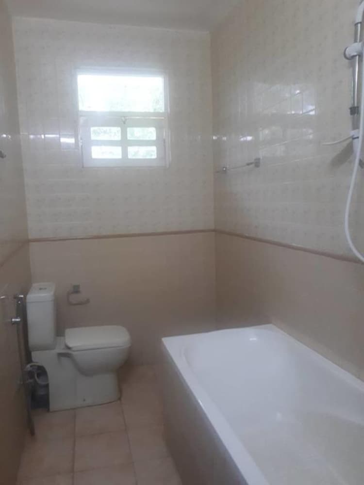 Фото Hotel Chathuna