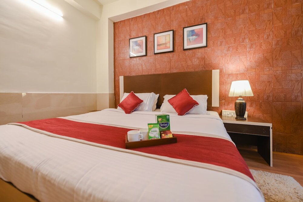 Фото Hotel Roopa