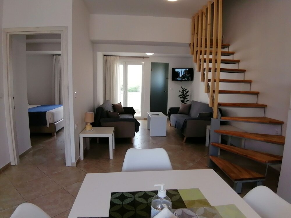 Фото Arigiri Apartments & Suites