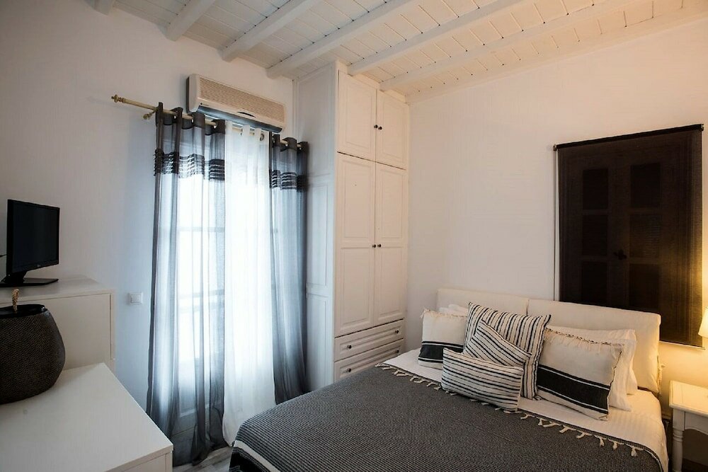 Фото Mykonian Studios