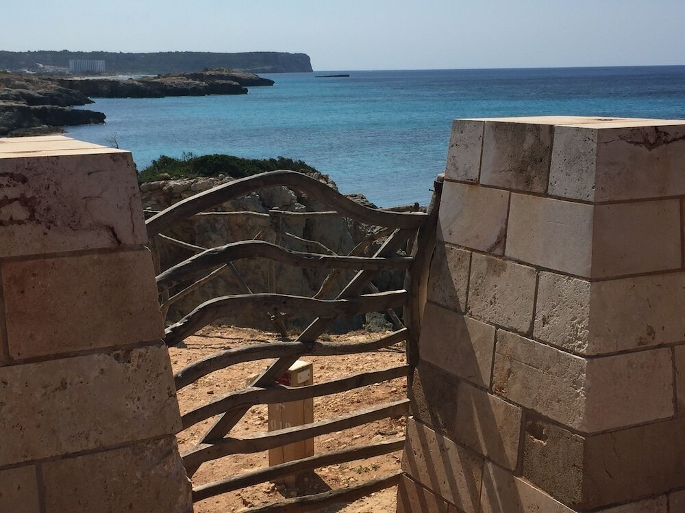 Фото Hostel Menorca - Albergue Juvenil